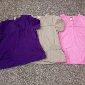Dickes scrubs xlg 3 tops
